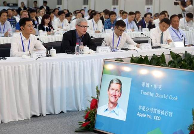 clip_image004.jpg 李克强与中外顶级创客刮起